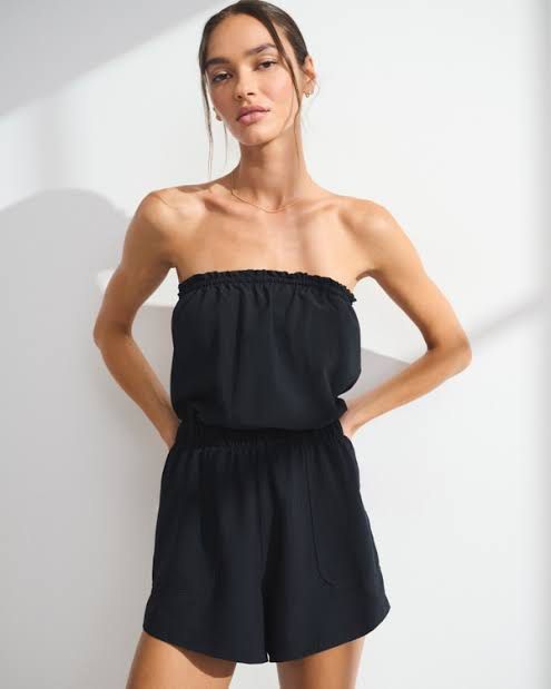 H&M Tube Romper (Category: Rompers) located in Bacoor. Submitted by pktd10 (Listing ID 1464270530, Image 1). Description: .