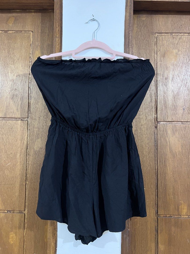 H&M Tube Romper (Category: Rompers) located in Bacoor. Submitted by pktd10 (Listing ID 1464270530, Image 2). Description: .