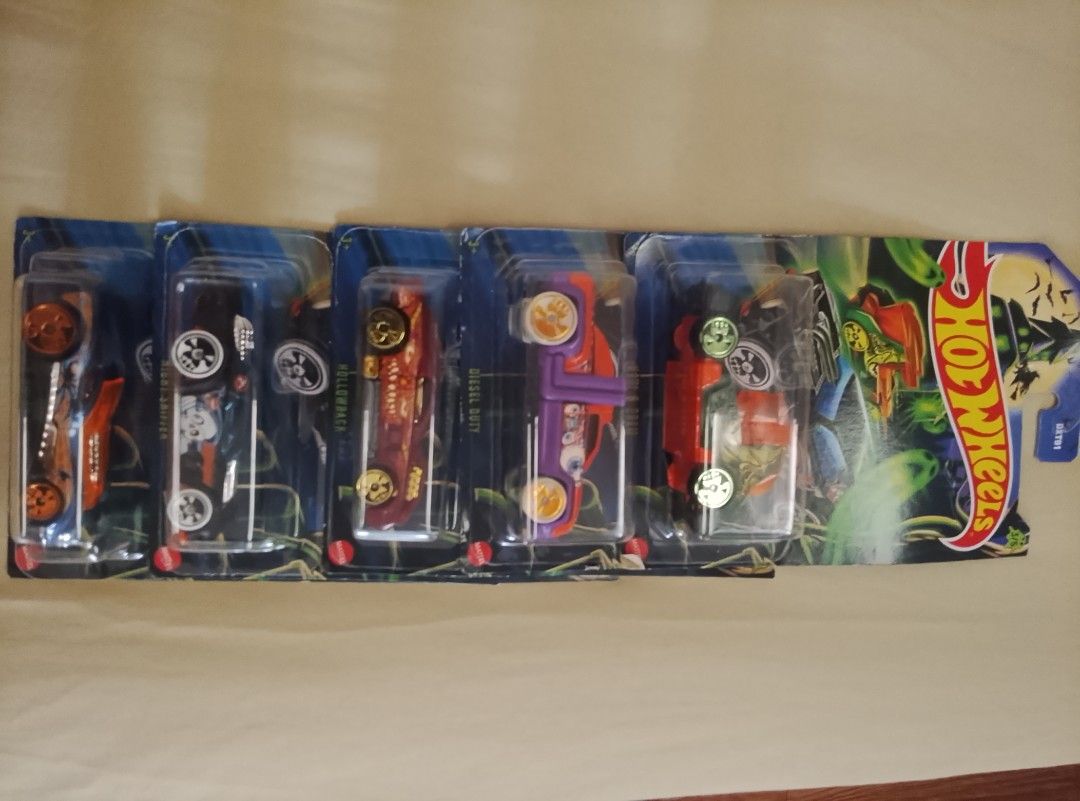 holloween set hot wheels (Category: Kids Toys) located in Manila. Submitted by shinedes (Listing ID 1464203303, Image 1). Description: holloween cars set hotwheels CUL8R Haul -0- Gram Nigth Shifter Hollowback Diesel Duty made in malaysia.