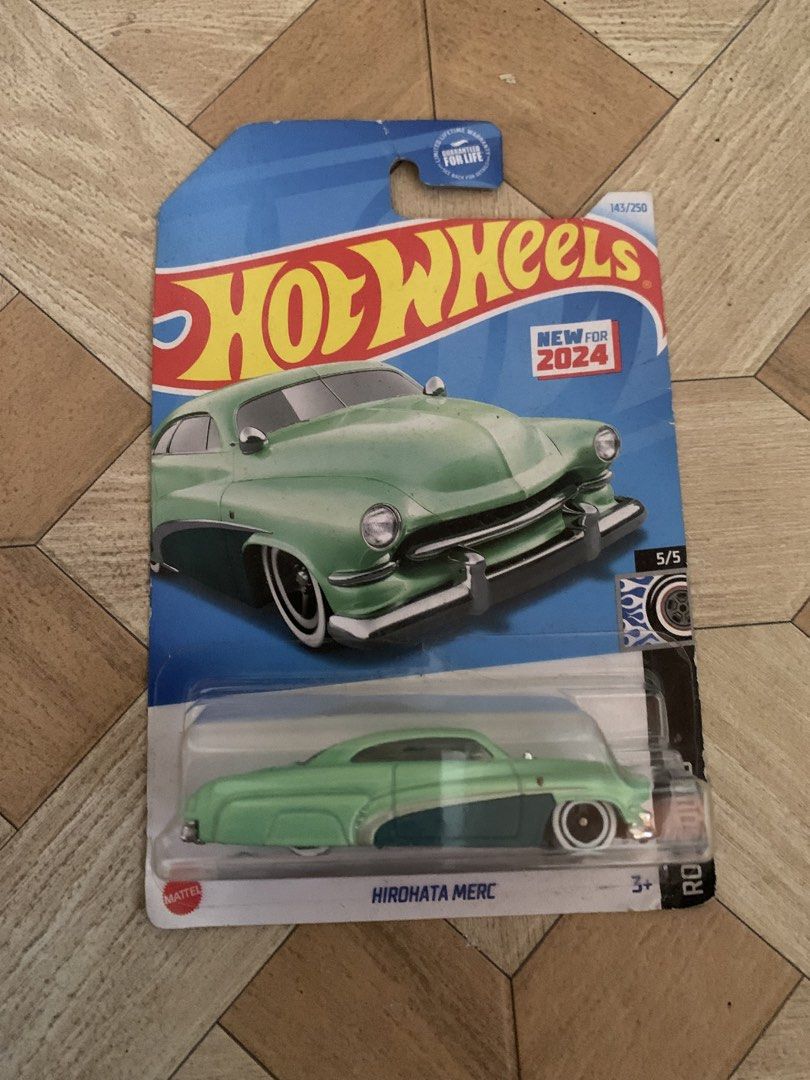 Hotwheels collection for sale! (Category: Vehicle & Diecast Models) located in Manila. Submitted by bossb.collections (Listing ID 1464191725, Image 1). Description: - Hot Wheels 2024 Collection - Includes: Hirohata Merc (Green) & 72 Stingray Convertible (White) - Ideal for collectors - Grab both for your collection!.
