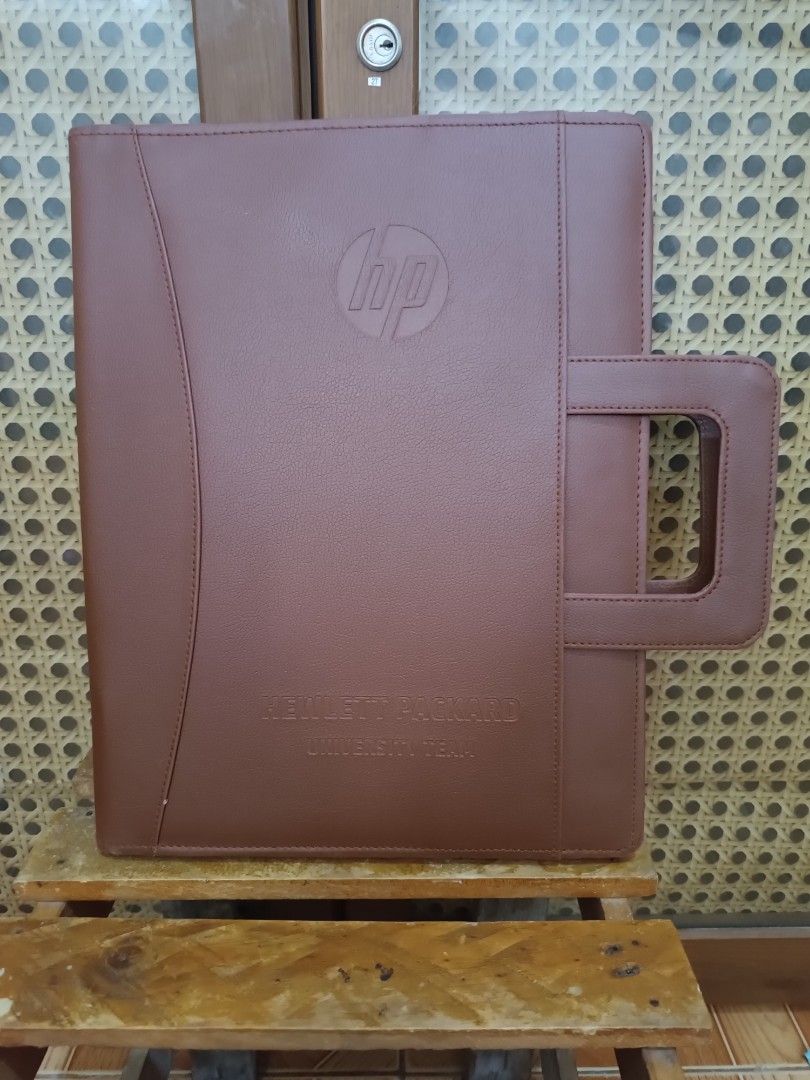 HP Brown Leather Conference Bag (Category: Briefcases) located in Paranaque City. Submitted by jnthn.c (Listing ID 1464142963, Image 1). Description: HP Brown Leather Conference Bag Document Bag / File Folder with Adjustable Handle Actual Size: 14.5 x 11 - Outside of Bag.