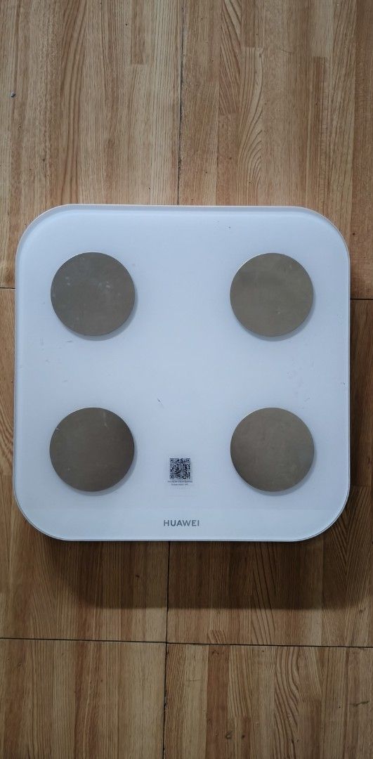 Huawei Electronic Weighing Scale (Category: Wearables & Smart Watches) located in Muntinlupa City. Submitted by summerreveries (Listing ID 1464156359, Image 1). Description: - Huawei Electronic Weighing Scale - Sleek and modern design - Tracks weight and body composition (e.g., body fat, skeletal muscle mass) - Syncs with Huawei Health app - Ideal for fitness tracking - Needs AA batteries RFS: Not using anymore Original price: PHP 999.00.