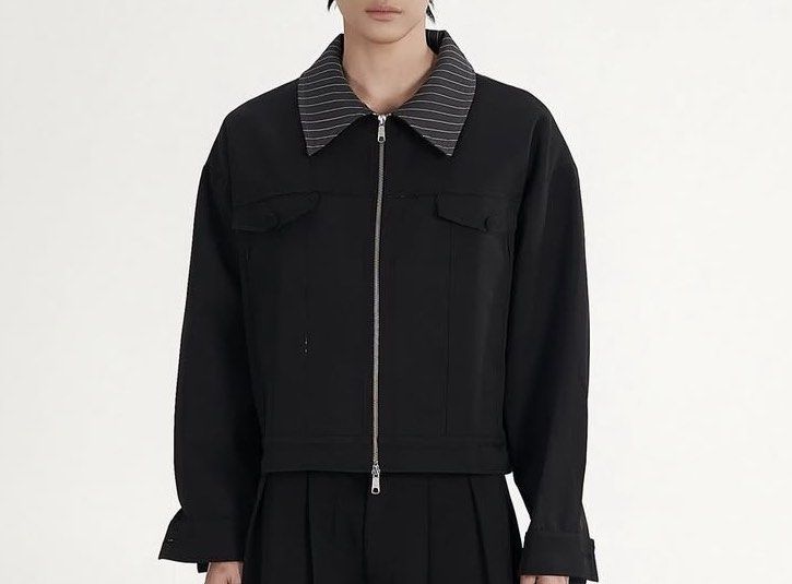 Hugan Vietnam Boxy Jacket (Category: Coats, Jackets and Outerwear) located in Quezon City. Submitted by snsn00 (Listing ID 1464255668, Image 1). Description: Bought for around 2k in Hanoi. Size L please see last photo for reference. Used less than 5x .
