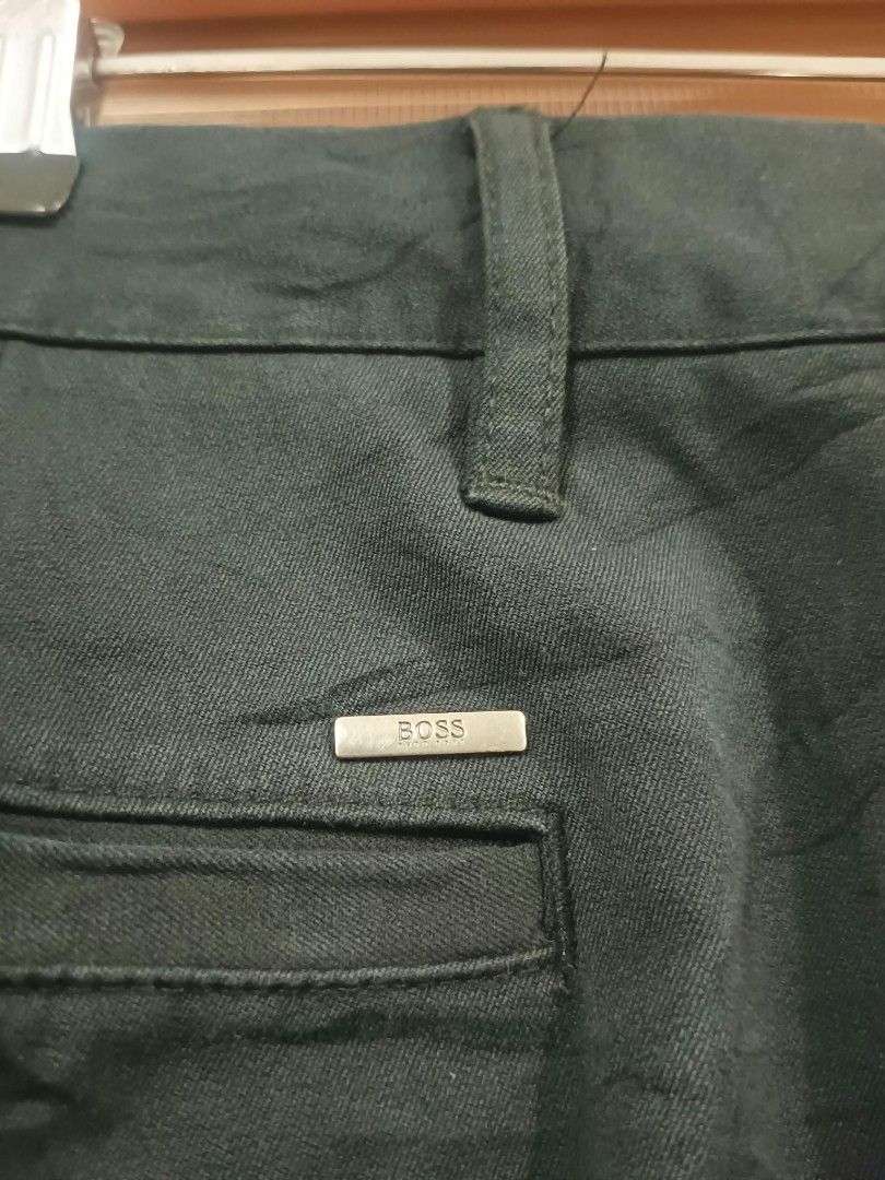 Hugo Boss Slim Fit Stretch Pants (Category: Chinos) located in Cabuyao City. Submitted by dthrifts (Listing ID 1464280292, Image 2). Description: 38-39 W 42.5 L Authentic Metal Emblem / Stretch Fabric Excellent Condition.