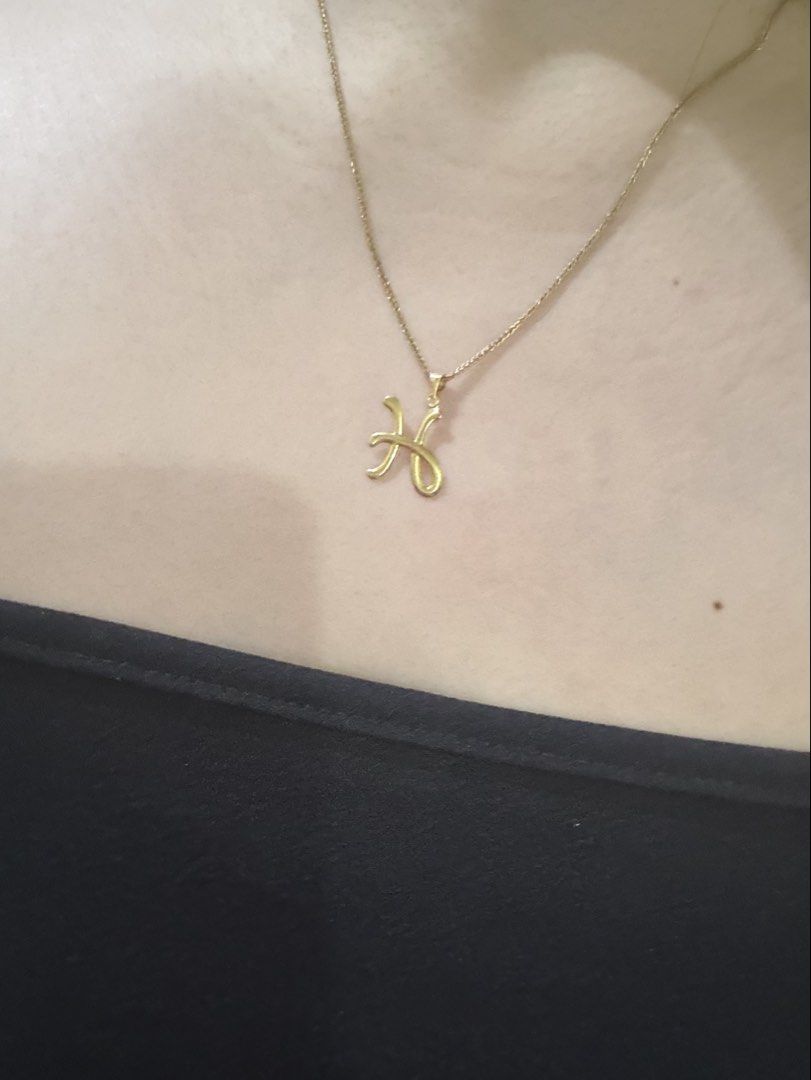 Initial H Pendant (lightweight) 18K (Category: Body Jewelry) located in Manila. Submitted by prelovedbyjammie (Listing ID 1464210694, Image 1). Description: Initial H Pendant (lightweight) 18K -Pawnable but super light less than 0.5 g.