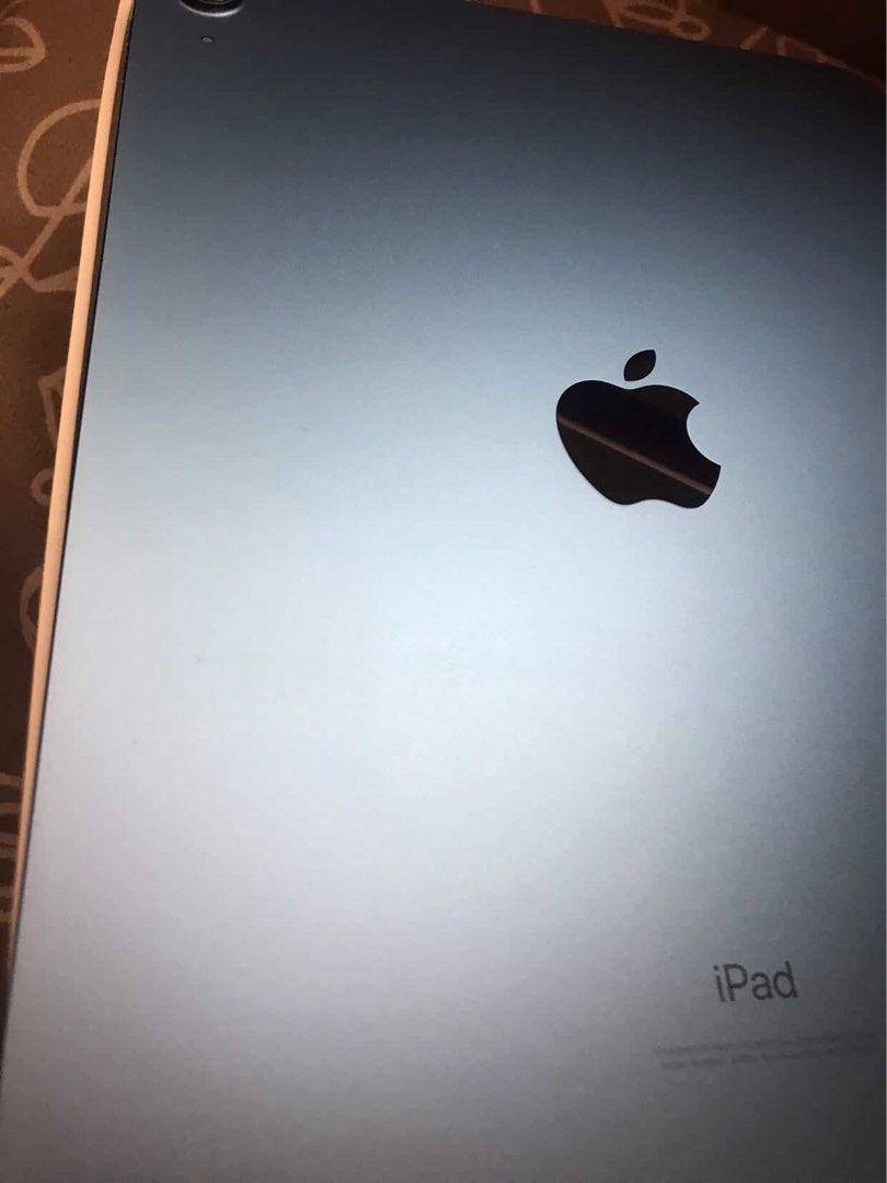 Ipad 10th gen 64 gb (Category: iPad) located in Marikina City. Submitted by shpwthayi (Listing ID 1464138488, Image 2). Description: May two na dents (hindi masyadong ginagamit) With original box (no charger) Matagal ma lowbat Walang gasgas camera (dumi ‘yung na sa picture) Mukhang new siya kung wala siyang dents haha .