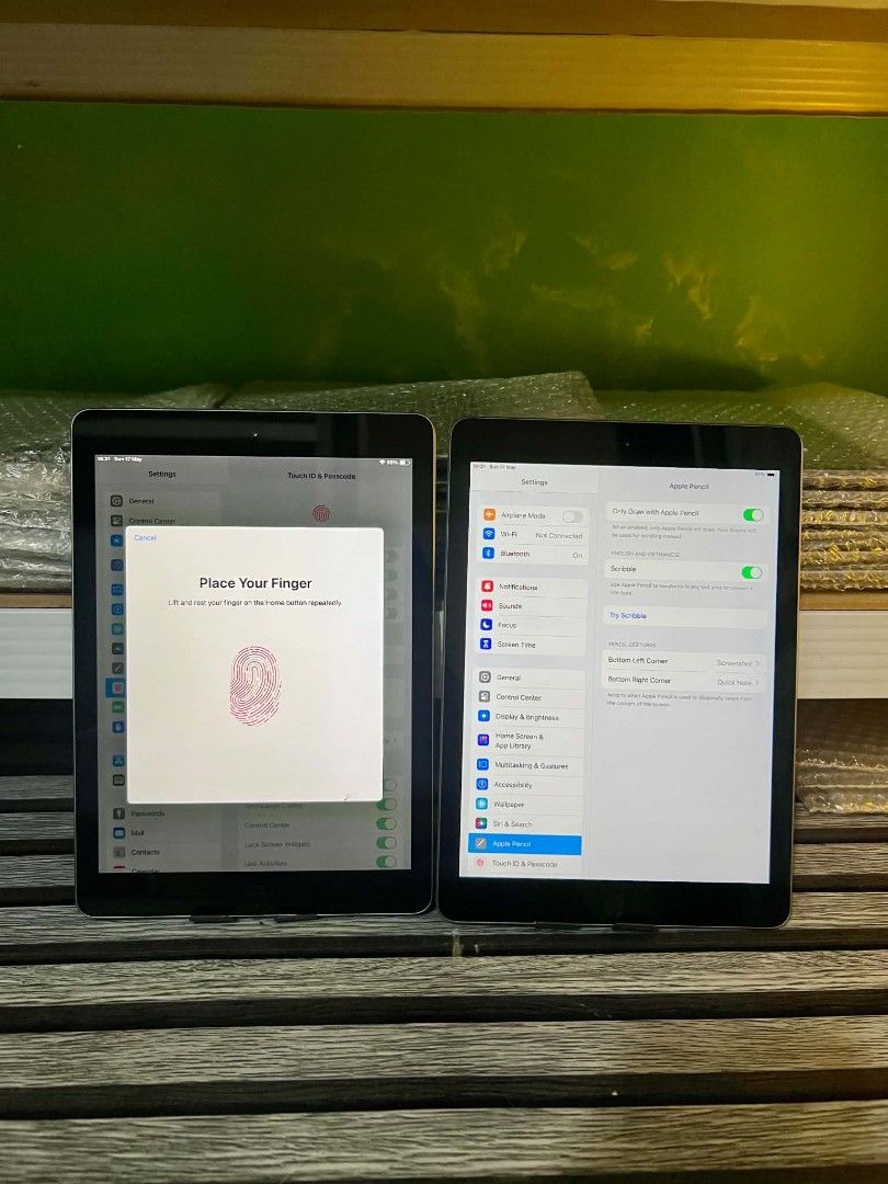 Ipad 6thgen 32gb ios17 (Category: iPad) located in Manila. Submitted by marjan71 (Listing ID 1464209103, Image 3). Description: ipad 6thgen 32gb ios17 9'7inch 100%Original , Fingerprint working camera front & back working livephotos working , Multitasking apple pencil scribble working 2ndhand normal sa minimal dents , No issue , no history repair , unli reset wifi use no slotsim . test to sawa sa meetup place 😊.