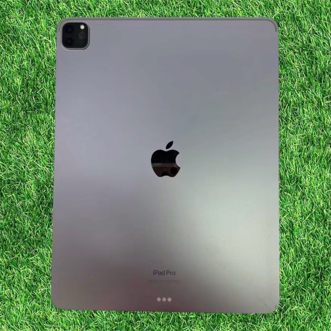 Ipad pro 12.9 m2 128gb gray bundle with apple pencil 2 (Category: iPad) located in Cainta. Submitted by mari0928 (Listing ID 1464242177, Image 3). Description: Second Hand! Ipad Pro 12.9 M2 128gb with Apple Pencil 2 ₱3x,xxx #ipadpro #pencil2.