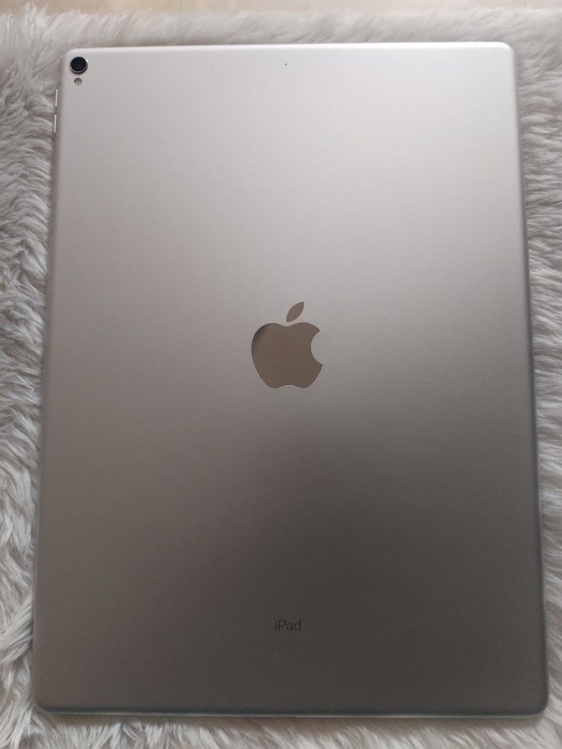 IPad Pro (Category: iPad) located in Imus. Submitted by acabrera0309986 (Listing ID 1464207002, Image 2). Description: IPad Pro 2nd generation 12.9-inch 256gb All working No issue .