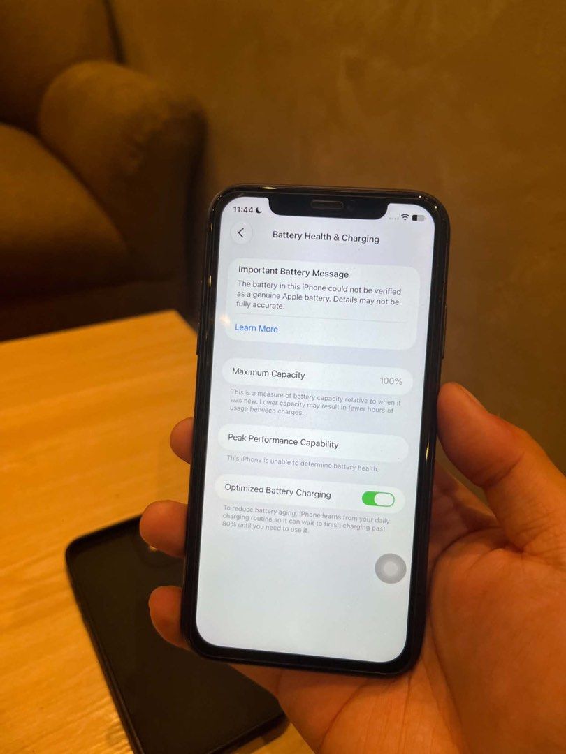 iphone 11 128gb (Category: iPhone 11 Series) located in Cavite. Submitted by locardominic (Listing ID 1464193998, Image 1). Description: 7500!! IPHONE 11 SALE - 128gb - Unli Reset - no sim restriction - 100% Battery Health (REPLACED) - Face ID working - True tone working - Unit, 4 Cases and Cord Issue: Palit LCD pero working truetone and face id - Paint Chips ( Pass sa maselan ).
