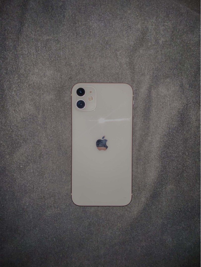 Iphone 11 - 64gb (Category: iPhone 11 Series) located in Manila. Submitted by _dmvoria (Listing ID 1464186473, Image 1). Description: RUSH SELLING — IPhone 11 White 64gb Starting Price: Php 8000 (negotiable) ISSUES: ❌ Face ID ⚠️ Few minor scratches ❌ No box + charger (box nasa hometown) ✅ Factory unlocked / any SIM ✅ NTC approved / Canada variant ✅ 76% original battery ✅ True Tone ✅ Both Camera working This is my spare phone, orginally bought fro