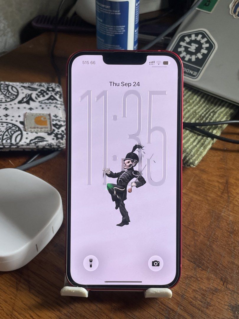 iPhone 13 256 GB (Category: iPhone 13 Series) located in Taytay. Submitted by jaminskiy (Listing ID 1464152430, Image 2). Description: ‼️FIXED PRICE-NO LP‼️ iPhone 13 256GB Red US Variant LL/A OPENLINE TO ALL SIM 95% Battery Health Minimal Scratches sa frame + dent sa lower left corner INCLUSIONS: Charger + Cable, 2 Cases NOTE: May chip tempered sa lower left but will remove naman upon meetup RFS: Will invest on an iPad Loc: Taytay, Rizal.
