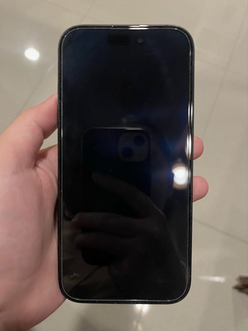 iPhone 15 128GB Black (Category: iPhone 15 Series) located in Bulacan. Submitted by the.maplemart (Listing ID 1464296990, Image 2). Description: FOR SWAP ONLY TO HIGHER UNIT Pref: iPhone 15 Pro to iPhone 16 Plus (A BIT DUSTY LANGGG SA PIC HEHE) No to Lowballers!! 128GB BLACK 567 Cycle Count ZP/A Variant 🇵🇭 No Sim Restrictions (all sim works) Under warranty until Nov 2026 Complete Inclusions: (Original box & charge) No Issue, signs of usage. Pai