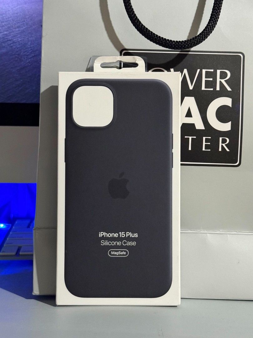 iPhone 15 Plus Case Original (Category: Cases & Sleeves) located in Antipolo. Submitted by mark_villalva007 (Listing ID 1464203478, Image 1). Description: Apple iPhone 15 Plus Silicone Case with Magsafe - Black - 100% Original Apple Brand with Price Tag - Sealed & Brand New - 1500 PHP Nalang po yan mga bossing ko. - Antipolo po location ko. Pwedeng Meetup, Lalamove, LBC, J&T Pag nasa malayo... Pm lang po kayo. Tnx.