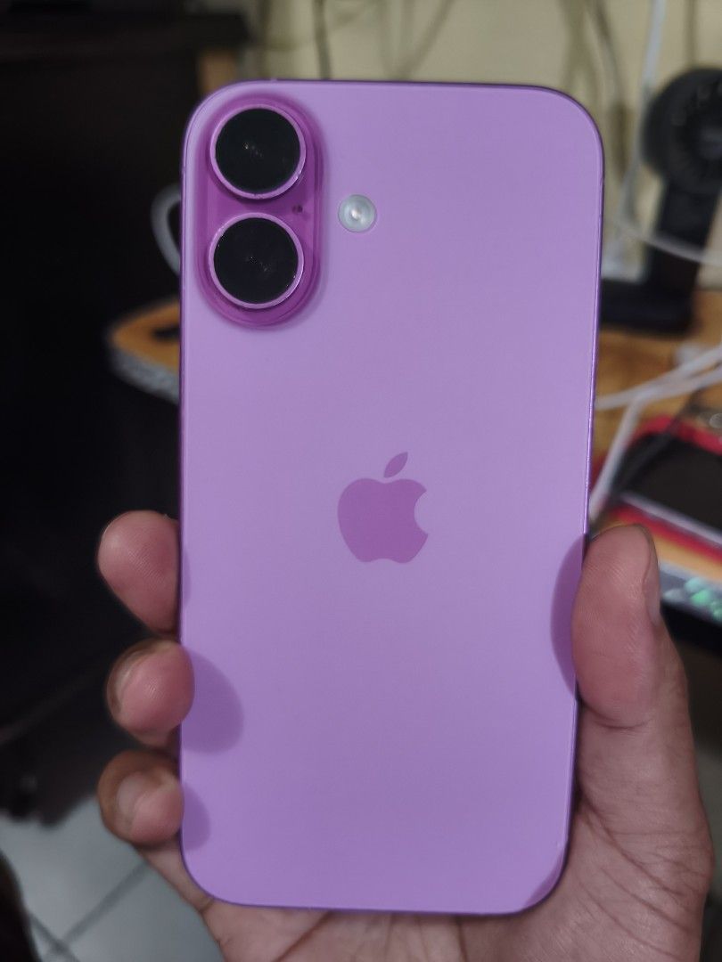 Iphone 16 256 (Category: iPhone 16 Series) located in Manila. Submitted by tommiboi (Listing ID 1464291439, Image 2). Description: Cable charger Box (will check) 1st owner lady user.