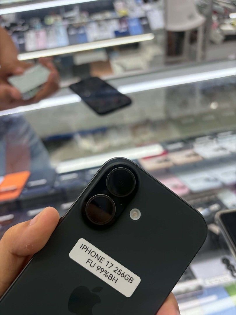 Iphone 17 256gb 100% FU NTC No issue All working (Category: iPhone 17 Series) located in San Juan City. Submitted by keannagadgetph (Listing ID 1464142039, Image 2). Description: Available for today's. Iphone 17 256gb 99% bh Factory unlock 95% Makinis temp charger NTC approved Accepting swap / Trade in / installment / walk in For fast transaction 09777177470 look for alyanna Fb page : javeds gadget shop.