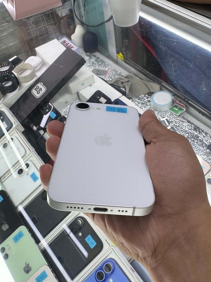 Iphone 17e 256gb 100% BATT Esim Unlock No issue (Category: iPhone 17 Series) located in San Juan City. Submitted by keannagadgetph (Listing ID 1464141134, Image 2). Description: Available for today's. IPhone 17e 256gb 100% bh Esim unlock Makinis Case temp charger US approved Accepting swap / Trade in / installment / walk in For fast transaction 09777177470 look for alyanna Fb page : javeds gadget shop.