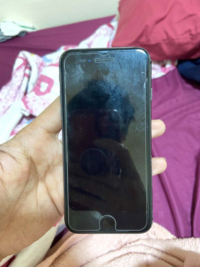 IPHONE 8 64GB (Category: iPhone 8 Series) located in Manila. Submitted by brahahayl (Listing ID 1464247417, Image 3). Description: HONEST ISSUE BACKGLASS CRACK BACK CAMERA SHAKY AUDIO WHEN CALLING SPEAKER STILL FUNCTIONING WORKING: FINGERPRINT TRUETONE NO SIM RESTRICTION SPEAKER.