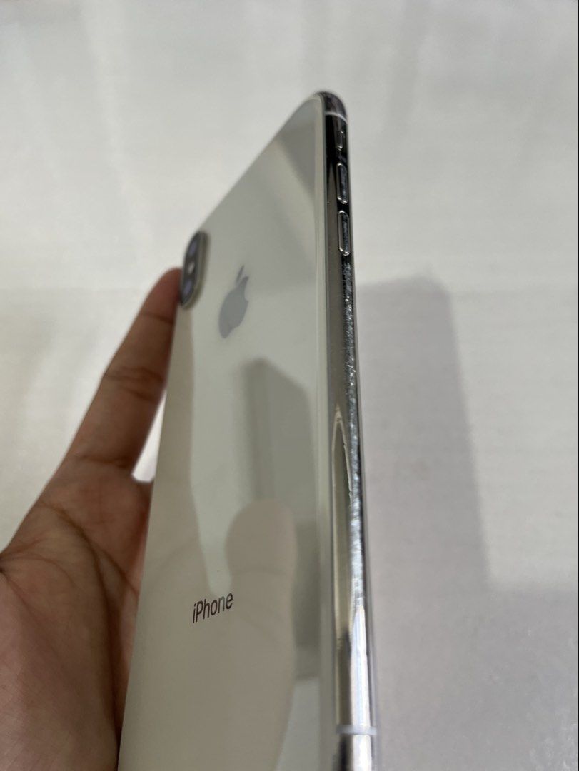 iPhone X and 8 BUNDLE 256GB (Category: iPhone X Series) located in Naga. Submitted by ryzxlho (Listing ID 1464159393, Image 3). Description: 2 phones for 10,500 (price negotiable) iPhone X (256GB) - no face id and true tone - earpiece speaker (sa may camera) not working, something to do with the face id din - history of repair sa lcd - mabilis malowbat - no other issues iPhone 8 (256GB) - working touch id - mabilis malowbat (just need to change b
