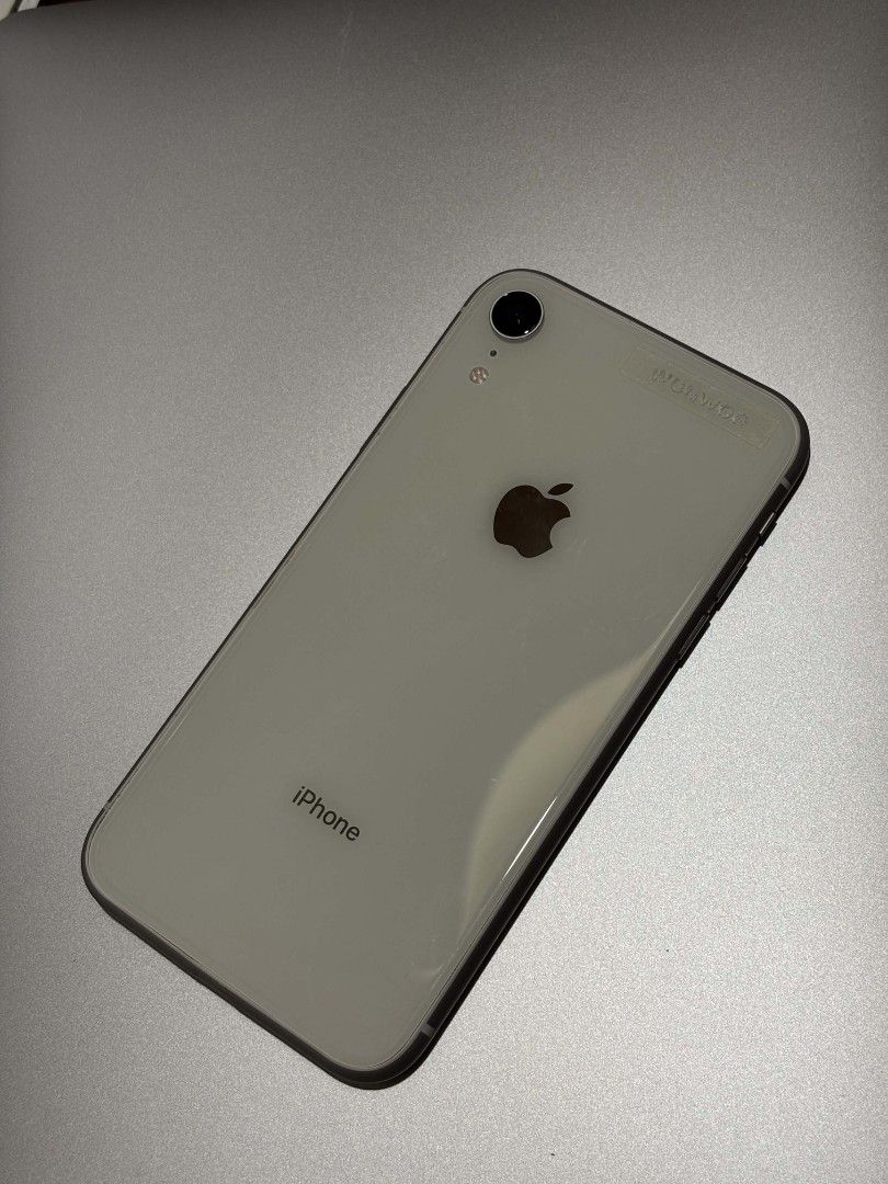 iphone xr 128gb whit (Category: iPhone X Series) located in Quezon City. Submitted by dcltrrr8 (Listing ID 1464244654, Image 2). Description: iphone xr 128gb white ‼️X sensi‼️ — changed lcd — naka lift ng konti yung lcd — no true tone — lock button not working — 69% batt health rfs: hasn’t been used in a long time mod: lalamove or ggx loc: antipolo, rizal.