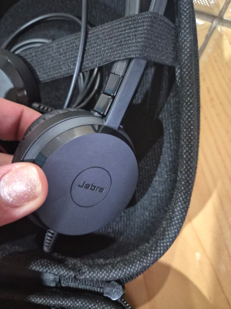 Jabra (Category: Headphones & Headsets) located in Rizal. Submitted by sgan82-0 (Listing ID 1464222160, Image 3). Description: Jabra headset noise cancellation with case included. Unused.