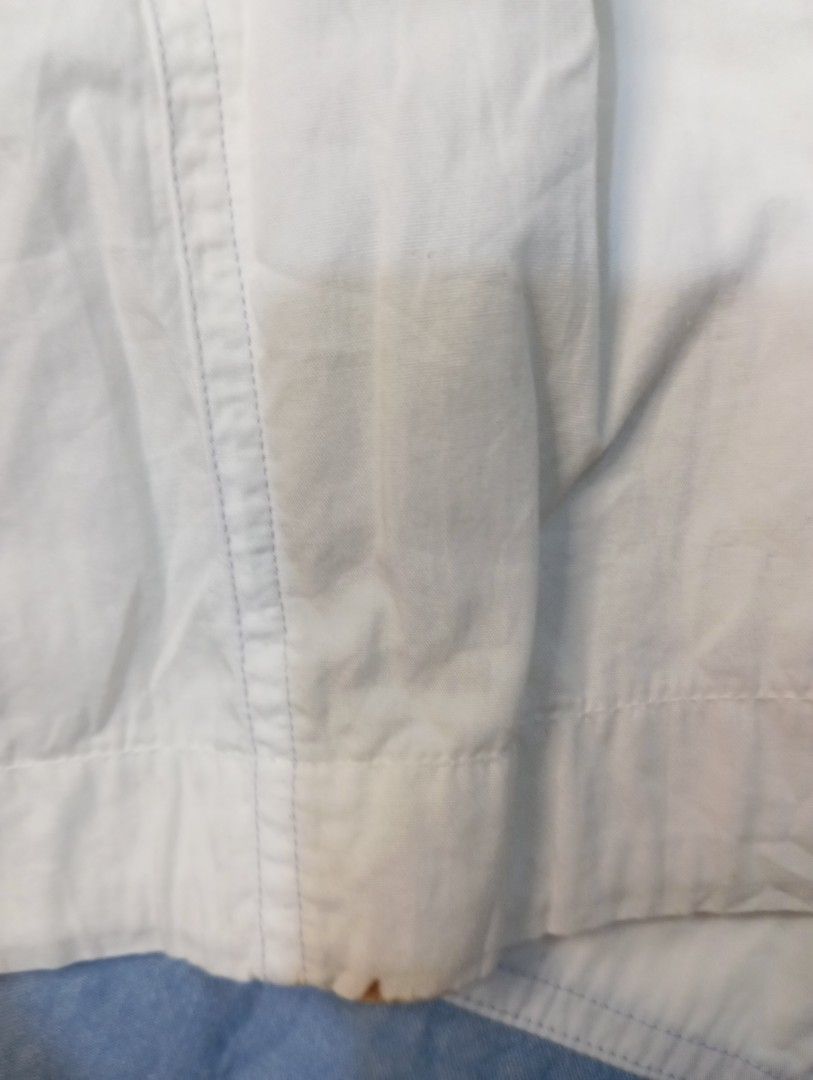 Jacket (Category: Coats, Jackets and Outerwear) located in Manila. Submitted by wisepenguin.369 (Listing ID 1464292958, Image 3). Description: 22x27 issue check pic.