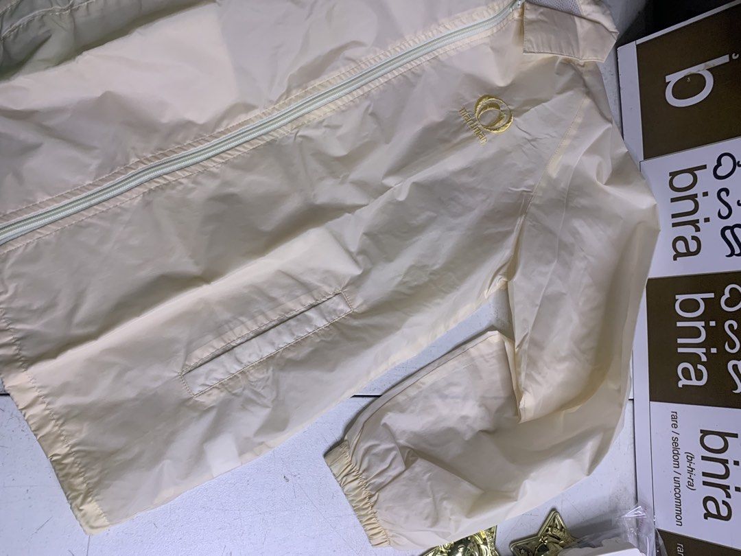 Jacket and Pants Set - Raincoat - Large (Category: Other Sports Equipment and Supplies) located in Carmona. Submitted by bihira (Listing ID 1464278416, Image 3). Description: Jacket and Pants Set - Raincoat - Large - WYSIWYG - Unisex.