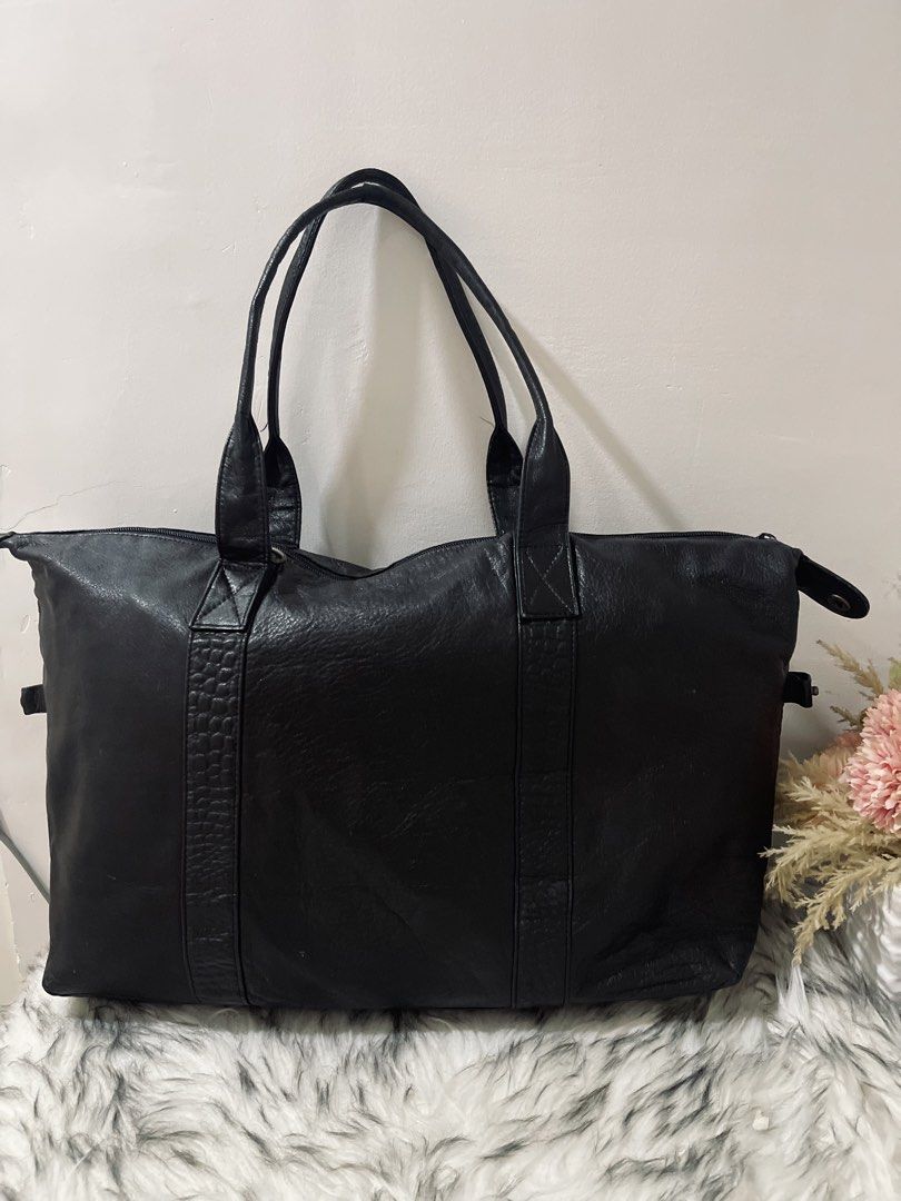Japan Large Leather Tote Bag (Category: Tote Bags) located in Teresa. Submitted by savvyonbranded (Listing ID 1464257139, Image 2). Description: 12.5 x 20 x 6 inches With signs of use ( pls check all photos ).