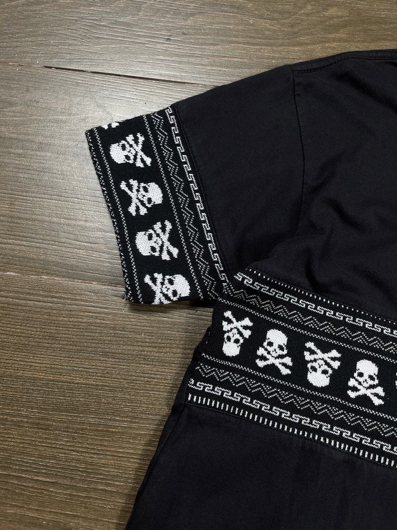Japan Mastermind knitted (Category: Tshirts & Polo Shirts ) located in Bacolod City. Submitted by gabinuks2039771 (Listing ID 1464260861, Image 2). Description: 20x27 Dm if interested .
