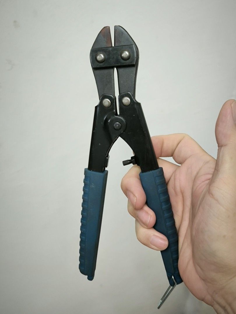 JAPAN PRO GRIP Mini Bolt Cutter / Wire Cutter (Compound Action) (Category: Home Improvement Tools & Accessories) located in Angeles City. Submitted by yellowbrickstore (Listing ID 1464318873, Image 2). Description: Tool Type: Compound Action Mini Bolt Cutter / Wire Cutter (ボルトクリッパ / ミニカッター) Brand / Series: PRO GRIP (JAPAN) Country of Origin: Made in Japan .