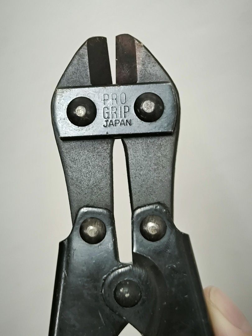 JAPAN PRO GRIP Mini Bolt Cutter / Wire Cutter (Compound Action) (Category: Home Improvement Tools & Accessories) located in Angeles City. Submitted by yellowbrickstore (Listing ID 1464318873, Image 3). Description: Tool Type: Compound Action Mini Bolt Cutter / Wire Cutter (ボルトクリッパ / ミニカッター) Brand / Series: PRO GRIP (JAPAN) Country of Origin: Made in Japan .