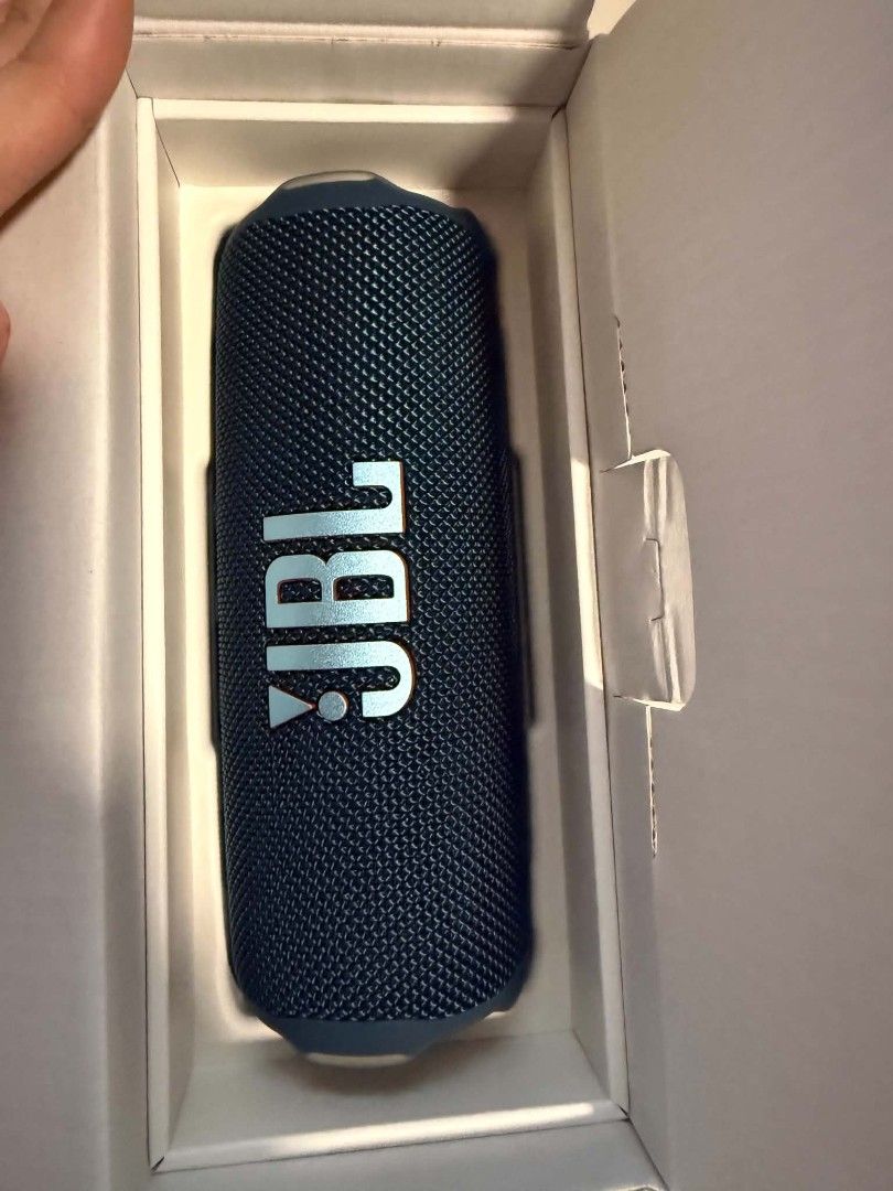 JBL Flip 7 Bluetooth Speaker - Blue (Category: Soundbars, Speakers & Amplifiers) located in Imus. Submitted by redjelin178430 (Listing ID 1464184941, Image 2). Description: - JBL Flip 7 Bluetooth Speaker - Color: Blue - MOD: lalamove.