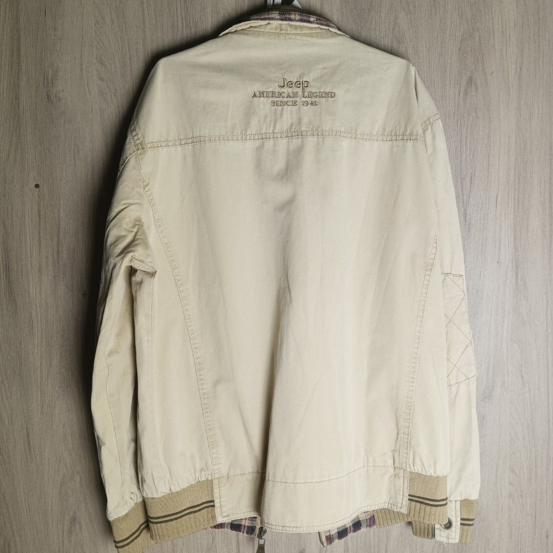 JEEP Jacket (Category: Coats, Jackets and Outerwear) located in Manila. Submitted by sirr_mikee (Listing ID 1464220934, Image 2). Description: .