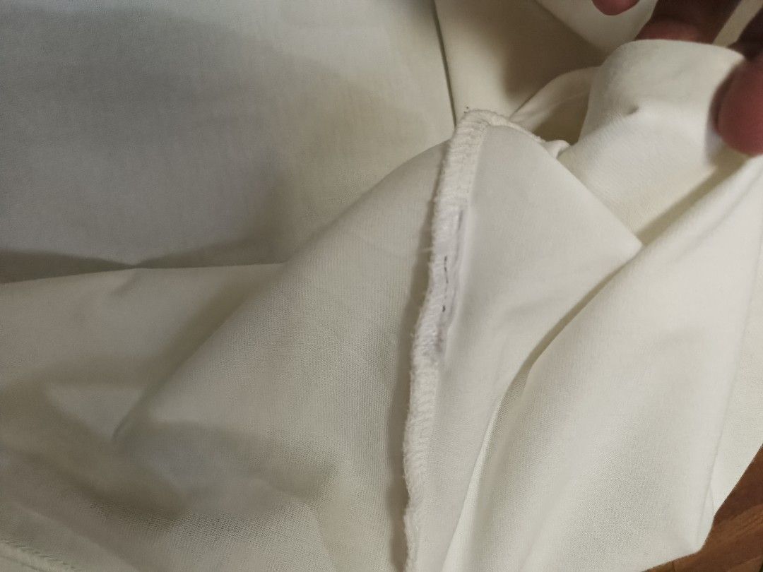 Jil Sander (Category: Tshirts & Polo Shirts ) located in Cavite. Submitted by south.loot (Listing ID 1464188746, Image 3). Description: Jil Sander Tee Size M-L Length 26.5 Width 21 Excellent condition Cut size and wash tag.