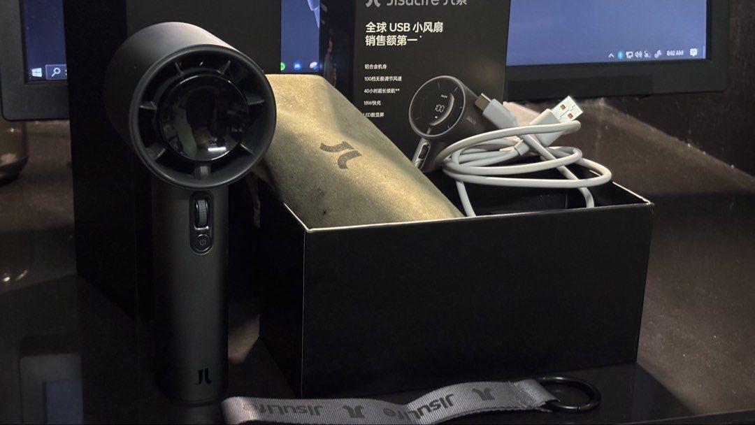 JisuLife Pro1s (2025) (Category: Hair) located in Manila. Submitted by fiercewater-d15e11 (Listing ID 1464252224, Image 2). Description: - Compact and portable JisuLife hair dryer - Convenient USB powered operation - Adjustable speed settings via dial - Includes charging cable and storage pouch - Ideal for travel and quick touch-ups - Sleek dark grey color 2025 version - separate on and off button Larger fan intake 40hours+ battery life Stronger 