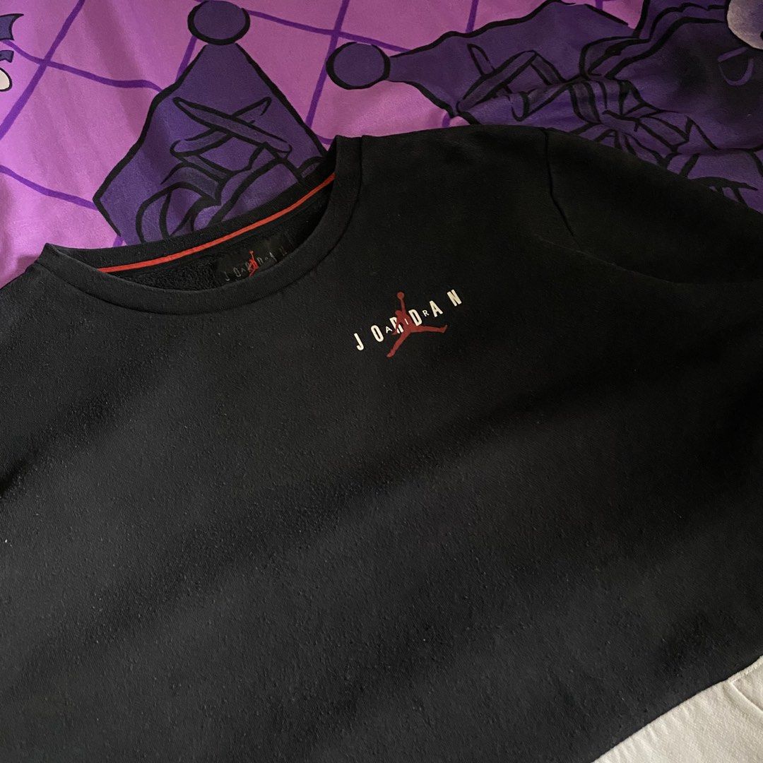 JORDAN (Category: Coats, Jackets and Outerwear) located in Cavite. Submitted by suotnilowsenze (Listing ID 1464257242, Image 3). Description: AIR JORDAN Width: 26 Length: 29.5 (XLARGE) Color rate: 9.5/10 Issue: Lints/Need wash/Paint stain Excellent Condition ₱399 + 125 SHIPPING FEE.