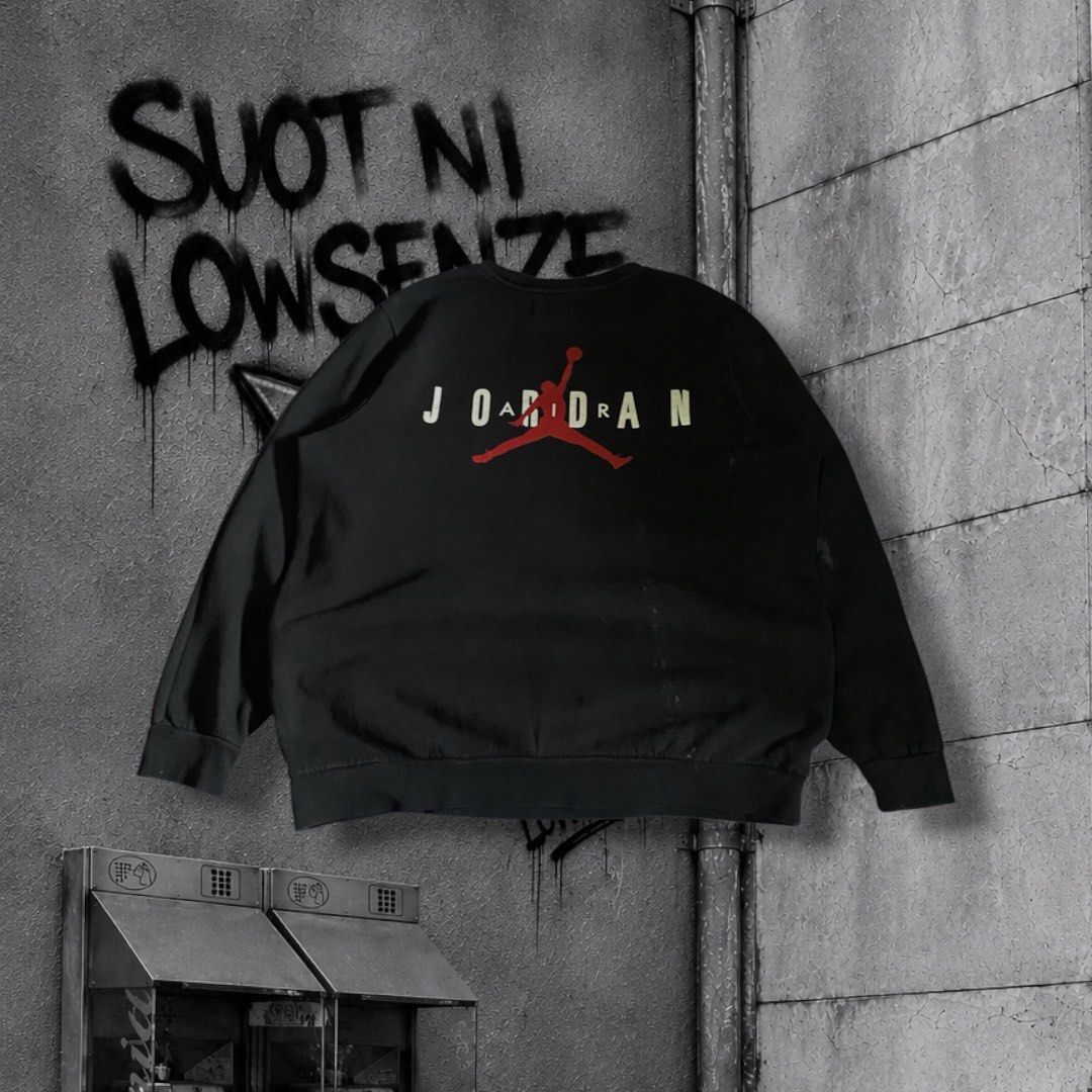 JORDAN (Category: Coats, Jackets and Outerwear) located in Cavite. Submitted by suotnilowsenze (Listing ID 1464257242, Image 2). Description: AIR JORDAN Width: 26 Length: 29.5 (XLARGE) Color rate: 9.5/10 Issue: Lints/Need wash/Paint stain Excellent Condition ₱399 + 125 SHIPPING FEE.