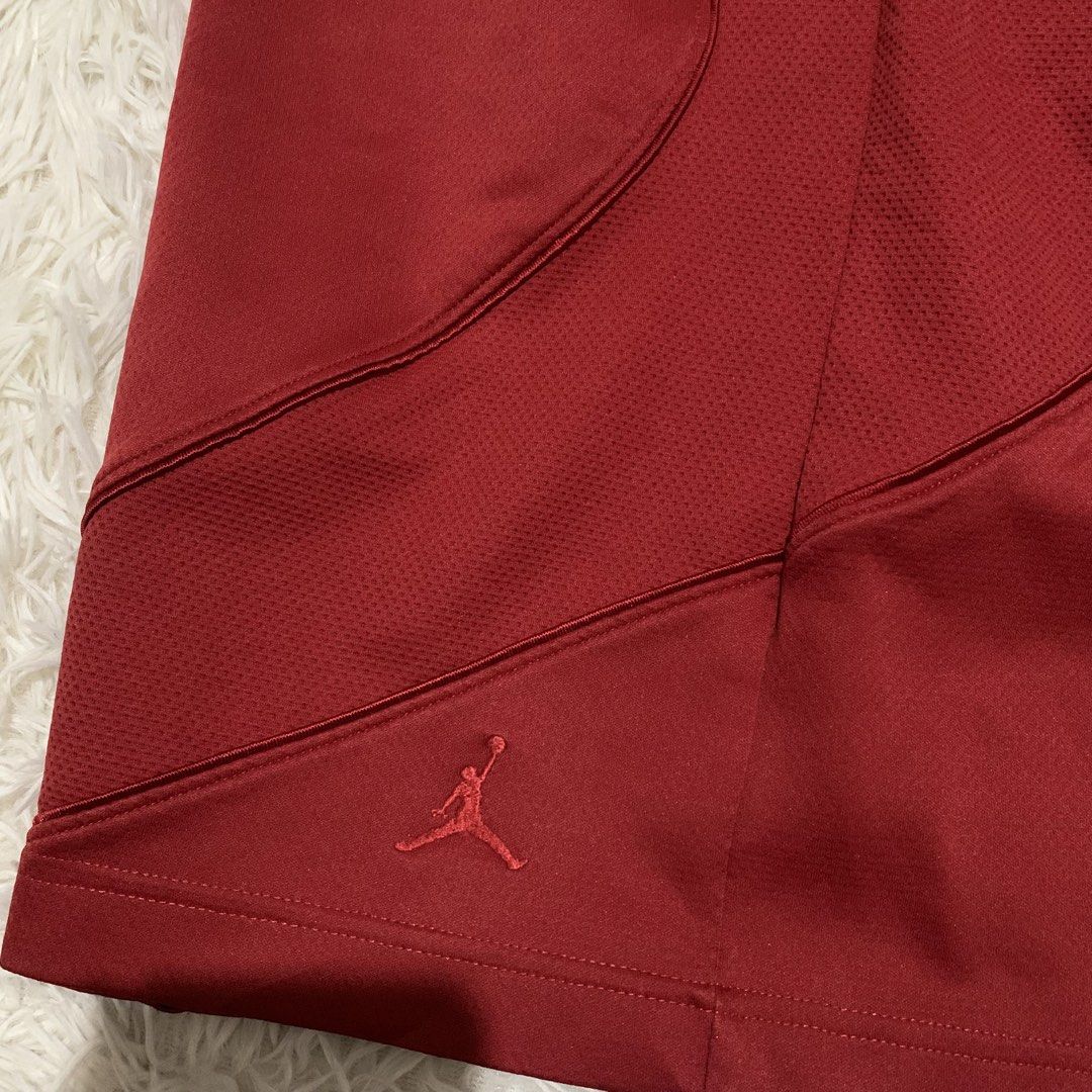 JORDAN (Category: Shorts) located in Manila. Submitted by g00d_thrift (Listing ID 1464278354, Image 3). Description: JORDAN RED LOGO BIHIRA SA MATA SIZE LARGE ADULT WAIST 30-36 LENGTH 23 NO ISSUE LIKE NEW.