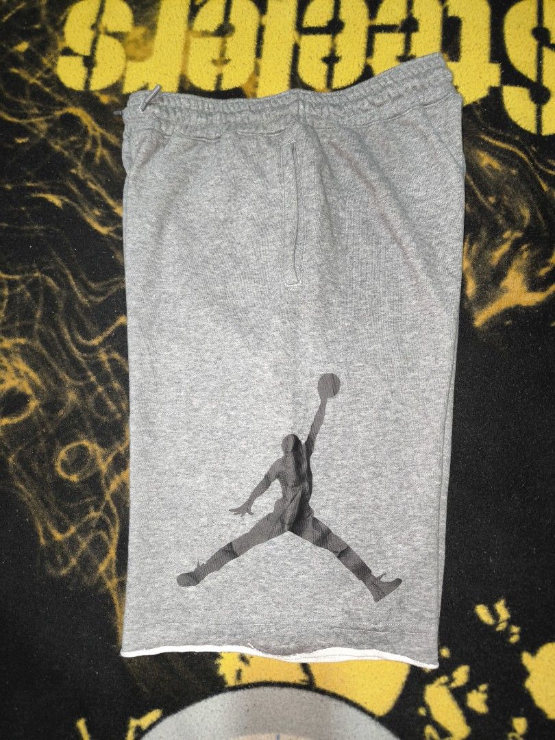Jordan Big logo Short (Category: Shorts) located in Manila. Submitted by fljaoti27 (Listing ID 1464261157, Image 1). Description: Jordan Biglogo short Medium.