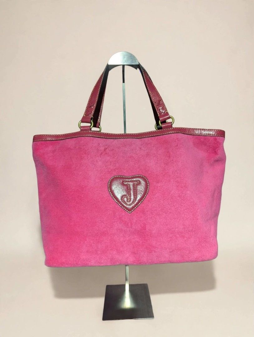 Juicy couture tote bag (Category: Luxury Bags & Wallets) located in Mabalacat. Submitted by samberr1827 (Listing ID 1464295011, Image 2). Description: brandnew with hangtags.