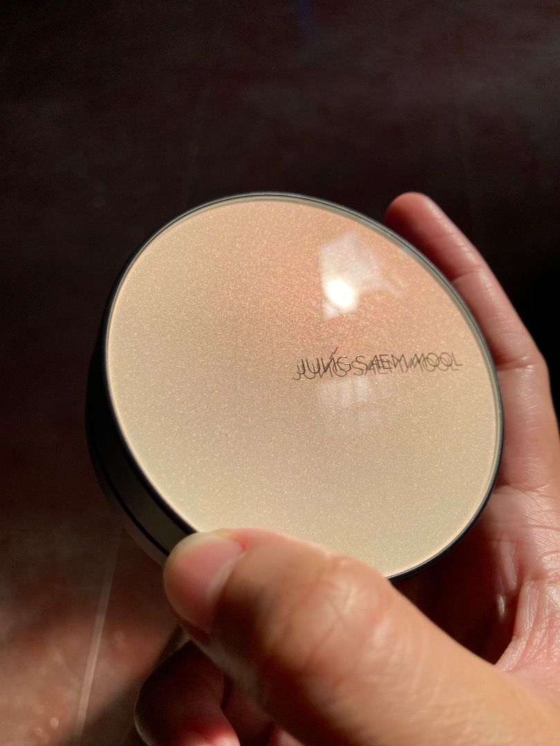 JUNG SAEM MOOL Essential Skin Nuder Cushion Medium (Category: Makeup) located in Manila. Submitted by ehemcoughnut (Listing ID 1464152408, Image 1). Description: - JUNG SAEM MOOL Cushion Compact - Features a lid with a subtle shimmer - Ideal for on-the-go touch-ups - Compact and easy to carry - Used a few times - 900 pesos in orange app RFS: not my shade, bought a new one.