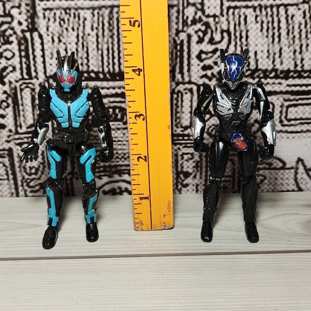 Kamen Rider Sodo Collectable figure Set (Category: Action & Battle Toys) located in Iloilo. Submitted by quistor (Listing ID 1464247600, Image 2). Description: Product Features: Kamen Rider Sodo Collection Figure Set Color: as the picture shows Size: 4 inches - see Ruler inches for size comparison Condition: Japan surplus toys, authentic, no box, No extra accessories, selling as is. Package Content: 2pc Notes: Due to the light and screen setting 