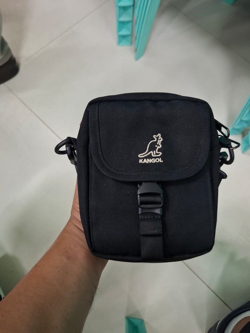 KANGOL SLING BAG/CROSS BAG (Category: Sling Bags) located in Antipolo. Submitted by goldentiger-ac44 (Listing ID 1464256860, Image 2). Description: KANGOL SLING BAG/CROSS BODY BAG EXCELLENT CONDITION ONLY SIGN OF USAGE PRICE 1K ANTIPOLO CITY LOCATION.
