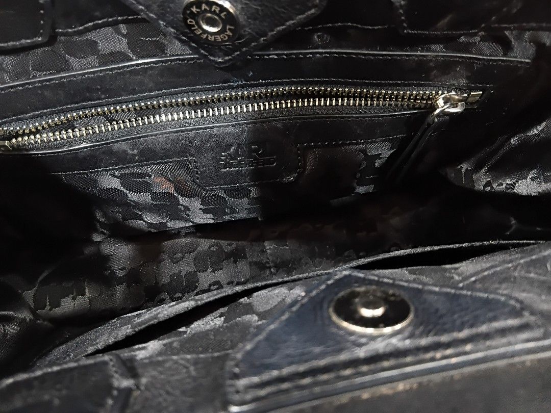 Karl Lagerfeld (Category: Cross-body Bags) located in Subic. Submitted by AnythingBrandedby_May (Listing ID 1464214372, Image 3). Description: Karl Lagerfeld.