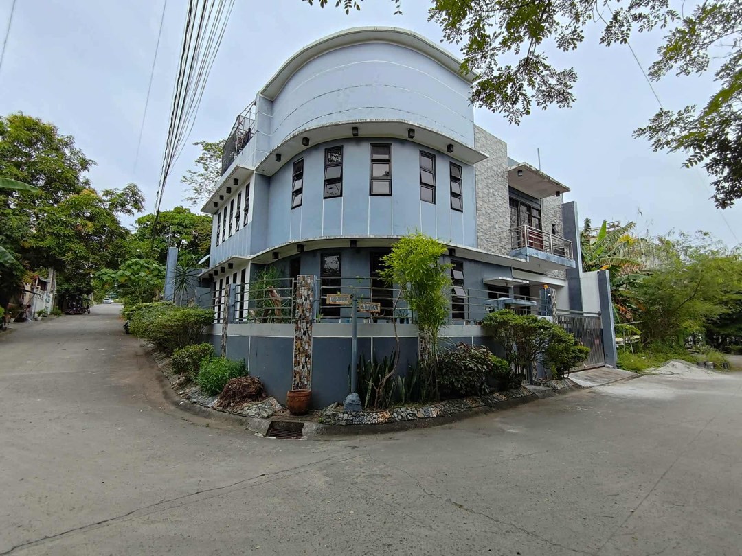 (Category: ) located in . Submitted by rmvlistings (Listing ID 1464238345, Image 1). Description: .