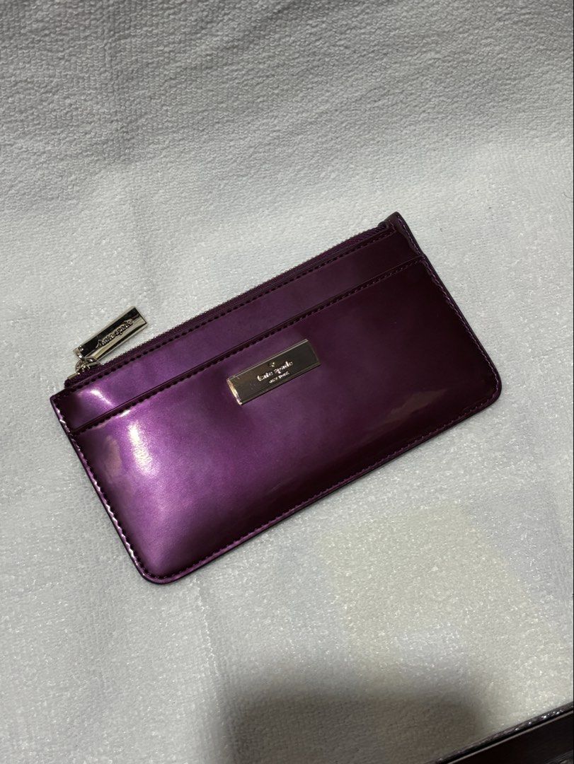 Kate Spade Pink Patent Leather Wallet (Category: Wallets & Card holders) located in Quezon City. Submitted by prelovedby.cxx (Listing ID 1461016114, Image 2). Description: Kate Spade pink pattent leather wallet Unused, stored with box Price slight nego.