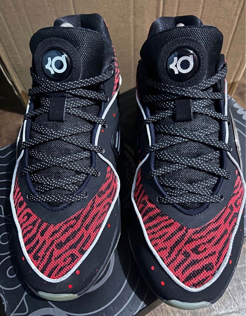 Kd 16 (Category: Casual Shoes) located in Las Pinas. Submitted by pimiel (Listing ID 1464225978, Image 2). Description: us 8.