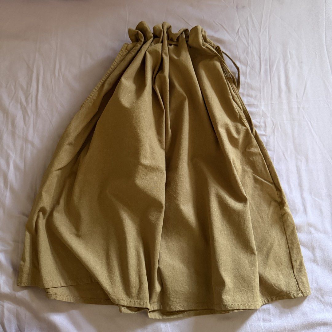 Khaki Drawstring Bag (Category: Others Tops) located in Manila. Submitted by dyjamie (Listing ID 1464218217, Image 1). Description: .
