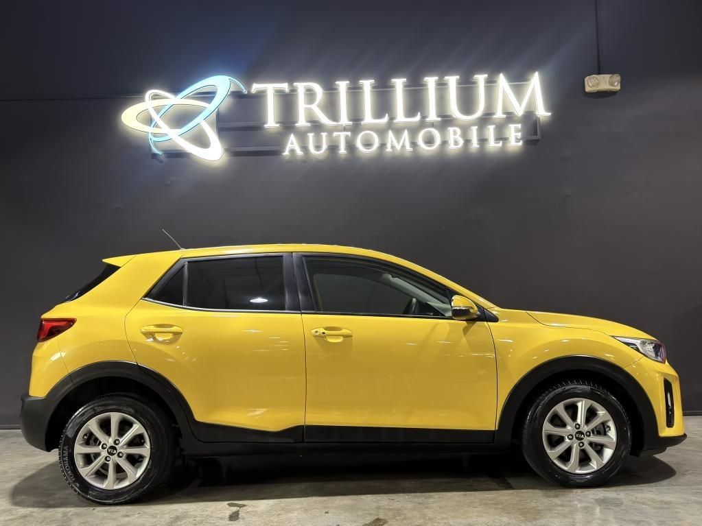 Kia Stonic 1.0T EX (A) (Category: Used Cars) located in Singapore. Submitted by trillium.auto (Listing ID 1464285657, Image 2). Description: 🚘 Vehicle Features 1.0l 3 cylinder turbocharged engine, 7 speed DCT auto transmission, traction/cruise control, 6 nos airbags and fog lights, traction control. 🚘 Accessories Factory fitted audio system wit carplay & andriod auto, Bluetooth, reverse camera, auto headlights, multi function steering, TPMS. 🚘