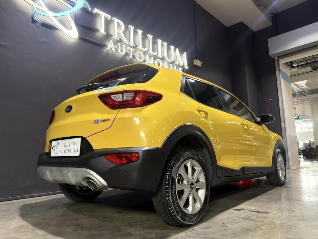 Kia Stonic 1.0T EX (A) (Category: Used Cars) located in Singapore. Submitted by trillium.auto (Listing ID 1464285657, Image 3). Description: 🚘 Vehicle Features 1.0l 3 cylinder turbocharged engine, 7 speed DCT auto transmission, traction/cruise control, 6 nos airbags and fog lights, traction control. 🚘 Accessories Factory fitted audio system wit carplay & andriod auto, Bluetooth, reverse camera, auto headlights, multi function steering, TPMS. 🚘